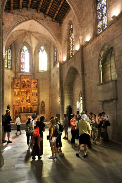 Barcelona 2-Hour Gothic Walking Tour - The pace, weather, and physical effort