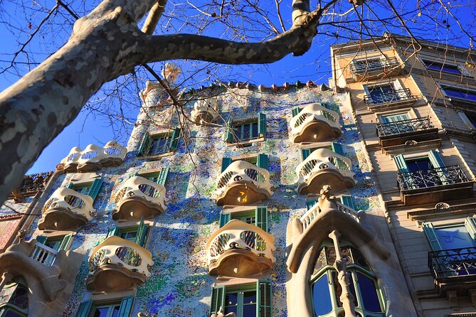 Barcelona Architecture Walking Tour With Casa Batlló Upgrade - The walk along Avinguda Gaudí to Sagrada Familia