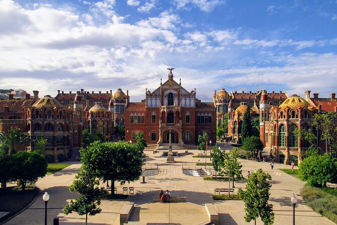 Barcelona Architecture Walking Tour With Casa Batlló Upgrade - Passeig de Gràcia turns architecture into a friendly rivalry