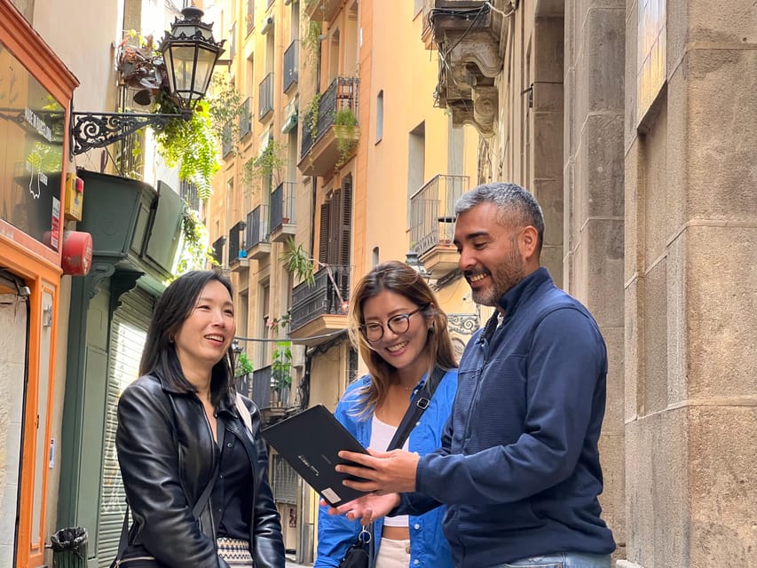 Barcelona: Barri Gotic Small Group Walking Tour - The Guide Makes or Breaks the Experience