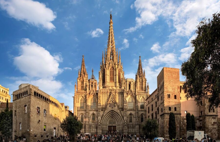 Barcelona: Barri Gotic Small Group Walking Tour - Entering the Roman and Medieval City
