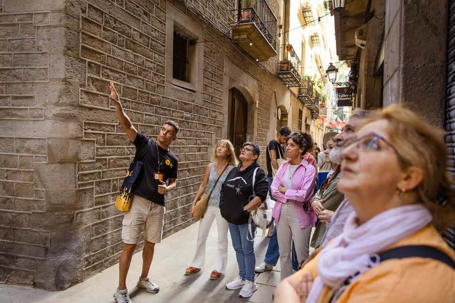 Barcelona: City Walking Tour with a Local Guide - Plaça del Rei and the medieval center