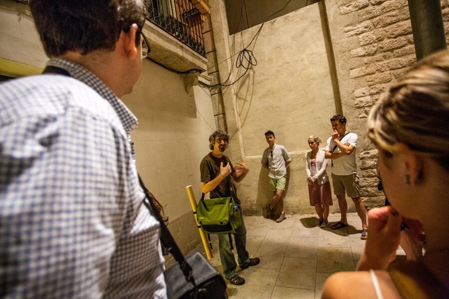 Barcelona: Dark History Night Walking Tour - Why this Barcelona night walk is worth your evening