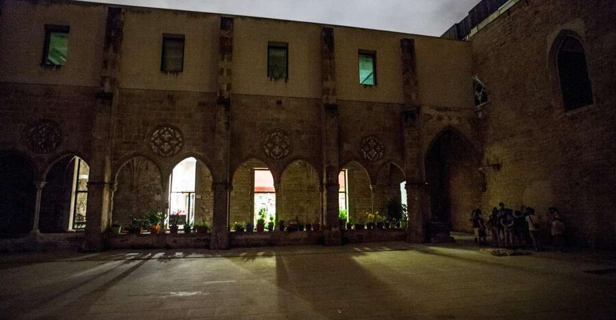 Barcelona: Dark History Night Walking Tour - The Spanish Inquisition without a ghost-tour gimmick
