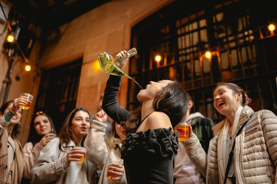 Barcelona: El Born Food Walking Tour with Tapas and Drinks - El Born, Santa Maria del Mar, and the food in between