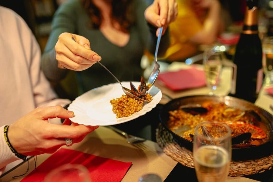 Barcelona: El Born Food Walking Tour with Tapas and Drinks - Why the guide matters more than the menu