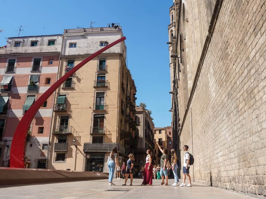 Barcelona: Gothic Quarter Walking Tour w/ Montjuïc Cable Car - Should you book the Barcelona Gothic Quarter and Montjuïc tour?