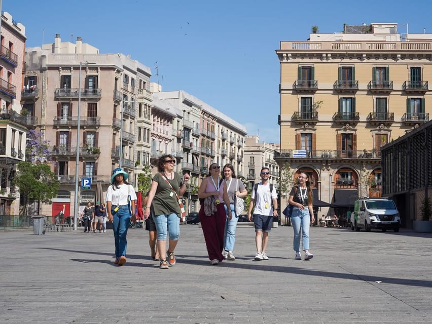 Barcelona: Gothic Quarter Walking Tour w/ Montjuïc Cable Car - Montjuïc Hill and the cable car views
