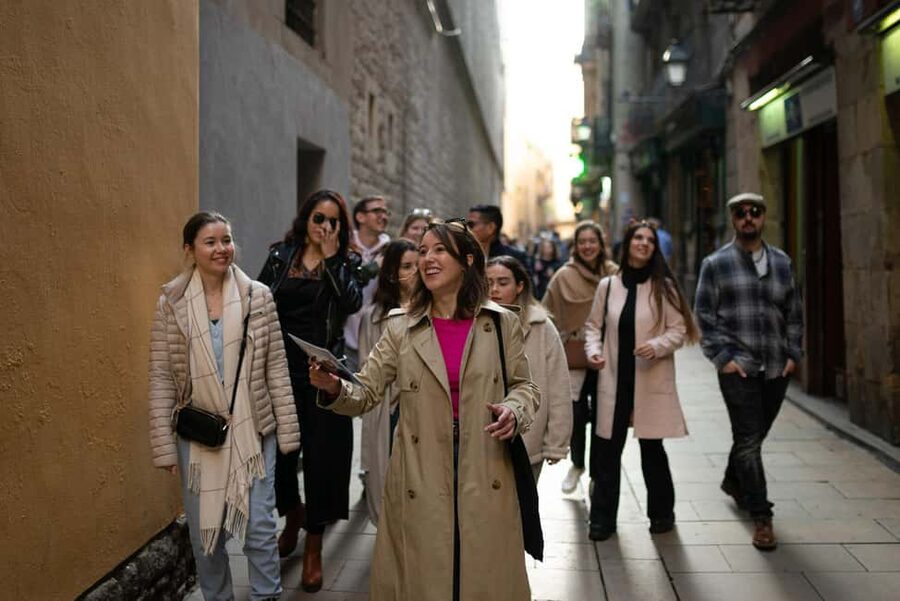 Barcelona: Gothic Quarter Walking Tour with 10+ Attractions - Casa de l’Ardiaca and the old city’s layers