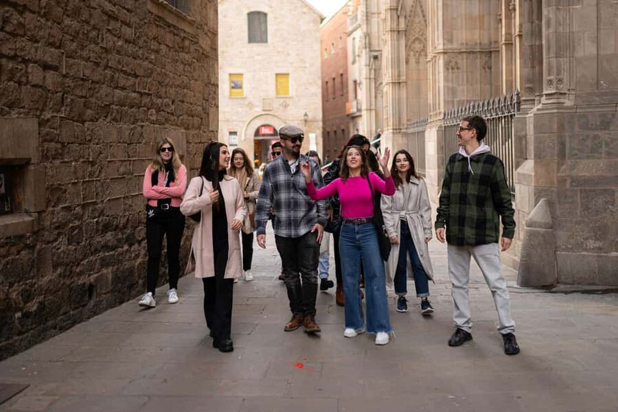 Barcelona: Hidden Gems Walking Tour Including 10+ Sights - Why this two-hour route works