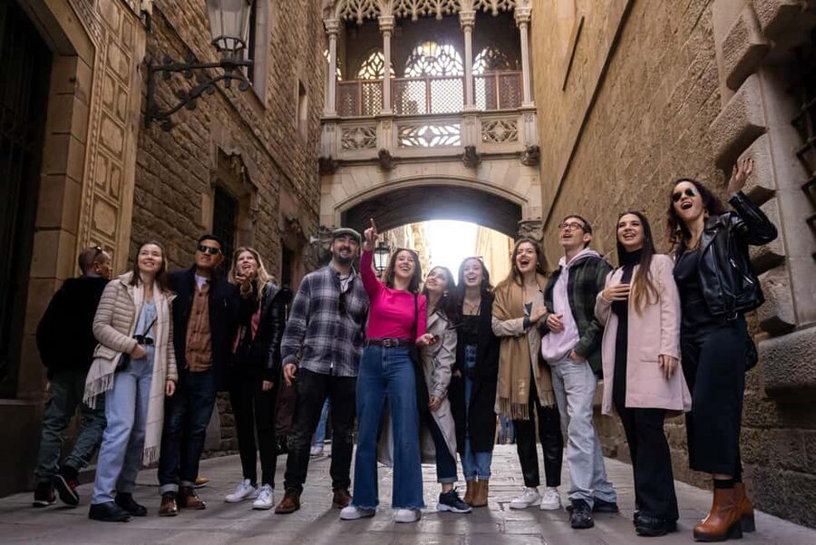 Barcelona: Hidden Gems Walking Tour Including 10+ Sights - Els Quatre Gats and Barcelona’s artistic side