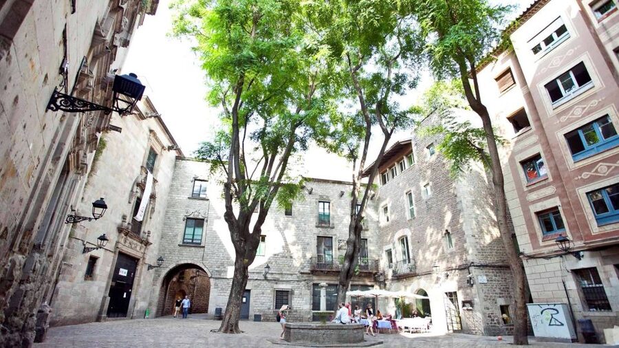 Barcelona: Old Town and Gothic Quarter Walking Tour - The Palace of Catalan Music and the final stretch