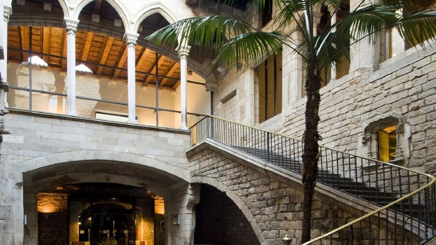 Barcelona: Picasso Walking Tour with Picasso Museum Tickets - Picasso’s studio and the artist’s working process
