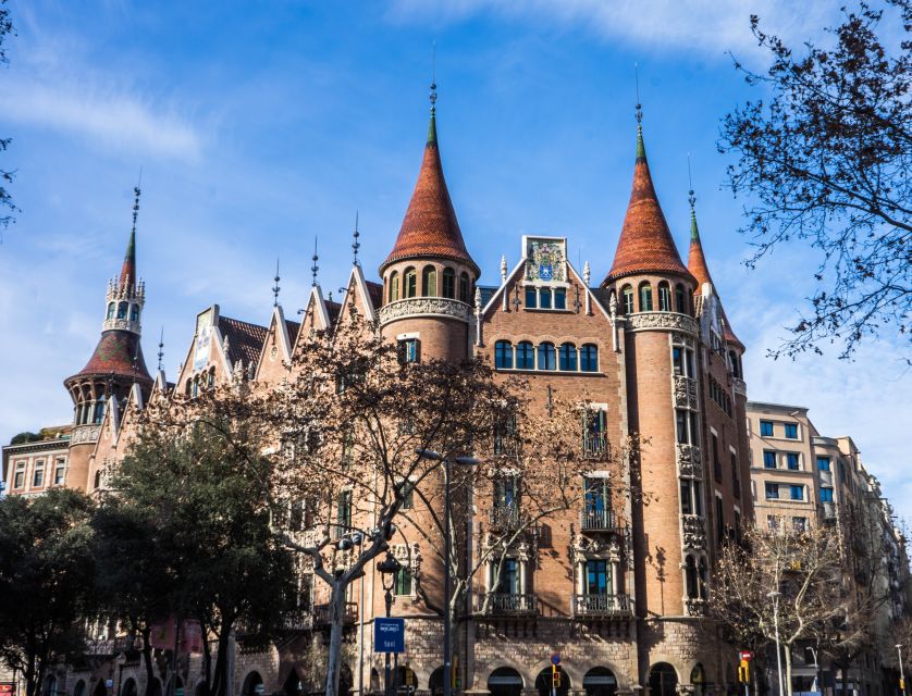 Barcelona: Private Walking Tour with a Local - What the walking route can include