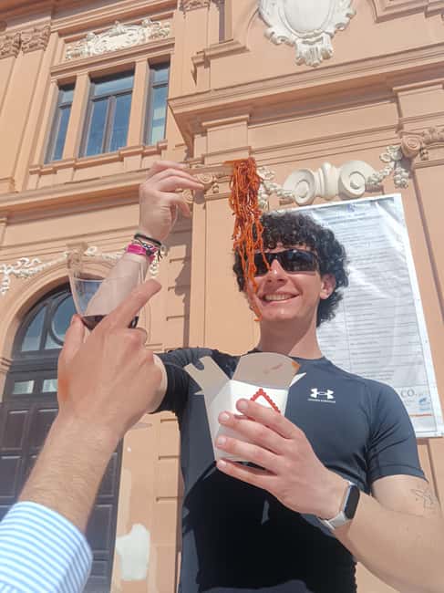 Bari: Walking Street Food Tour - Bari’s fried street food: sgagliozze and panzerotti
