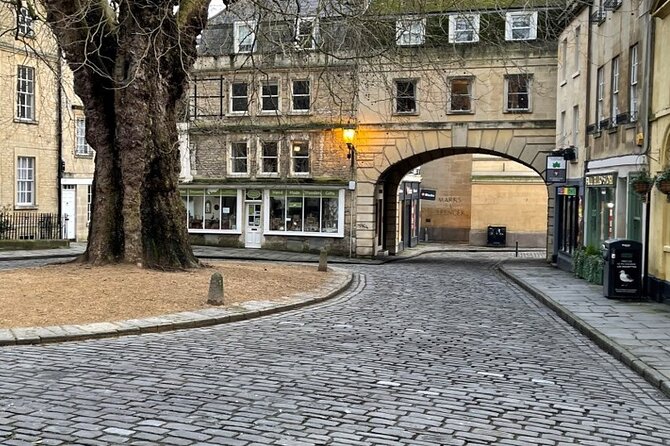 BATH: 2-Hour Bath Walking Tour of Bridgerton Filming Locations - What the guides add to the walk