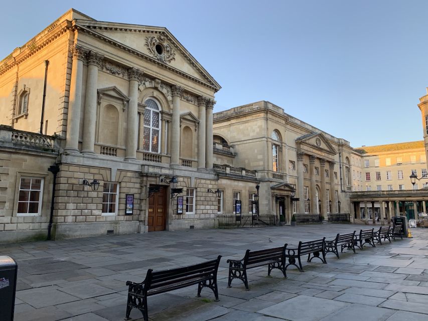 Bath: Walking Tour with Qualified Blue Badge Tourist Guide - Bath Abbey and the Roman starting point