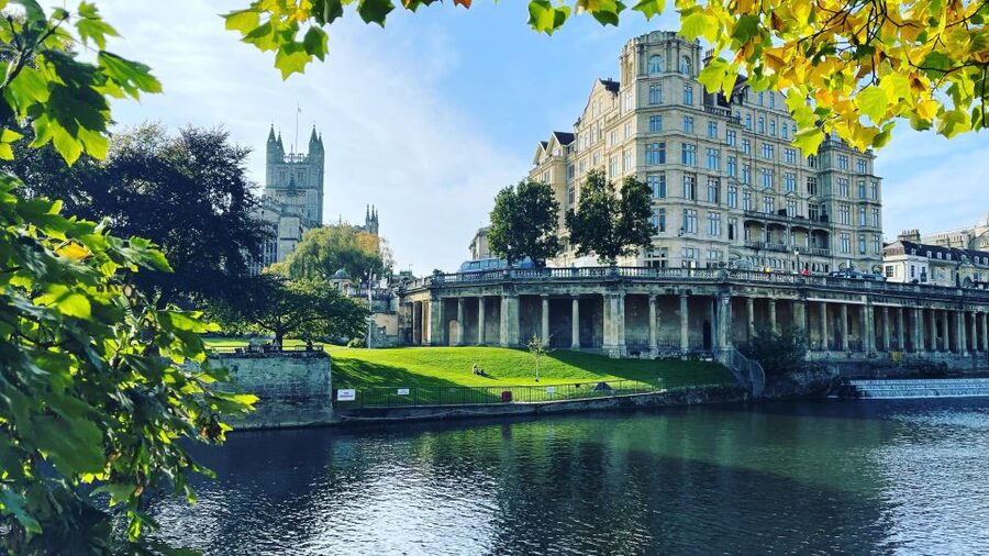 Bath: Walking Tour with Qualified Blue Badge Tourist Guide - The Circus and the Royal Crescent