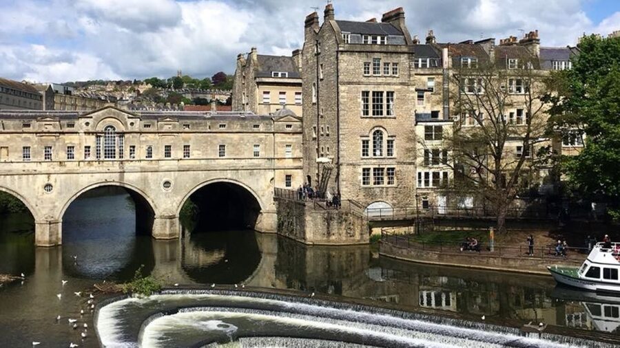 Bath: Walking Tour with Qualified Blue Badge Tourist Guide - Starting beside Bath Abbey