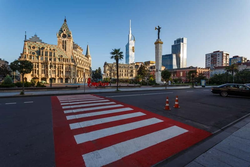 Batumi: Guided Walking Tour - Batumi Port and the Ali and Nino statue