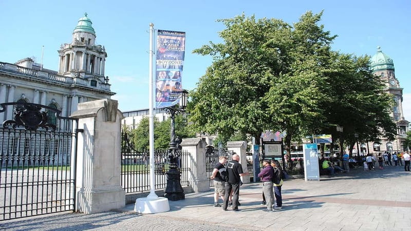 Belfast: Best of Belfast History, Culture & Art Walking Tour - The Entries and the details beside the main streets