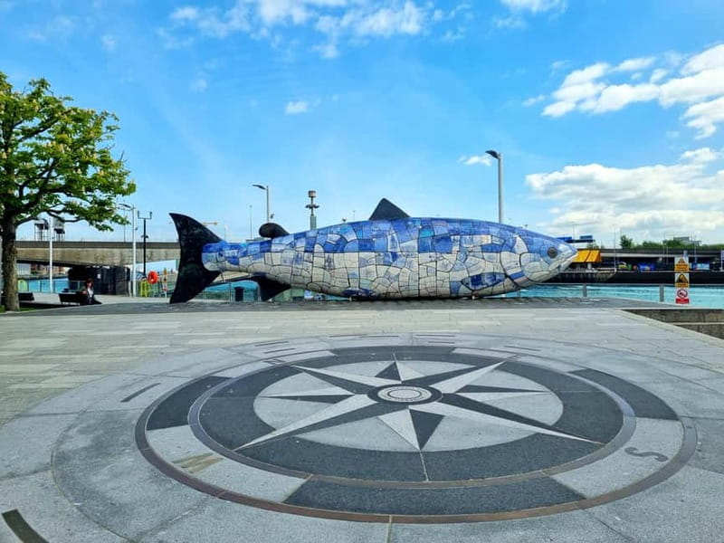 Belfast Walking Tour with a Local – History & Craic - Spirit of Belfast and the return to City Hall