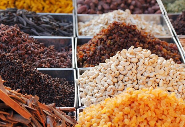 Bengaluru Pete City Market Half-Day Walking Tour - Bengaluru’s old Pete district before the crowds build