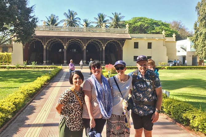 Bengaluru Pete City Market Half-Day Walking Tour - What the guides add to the morning