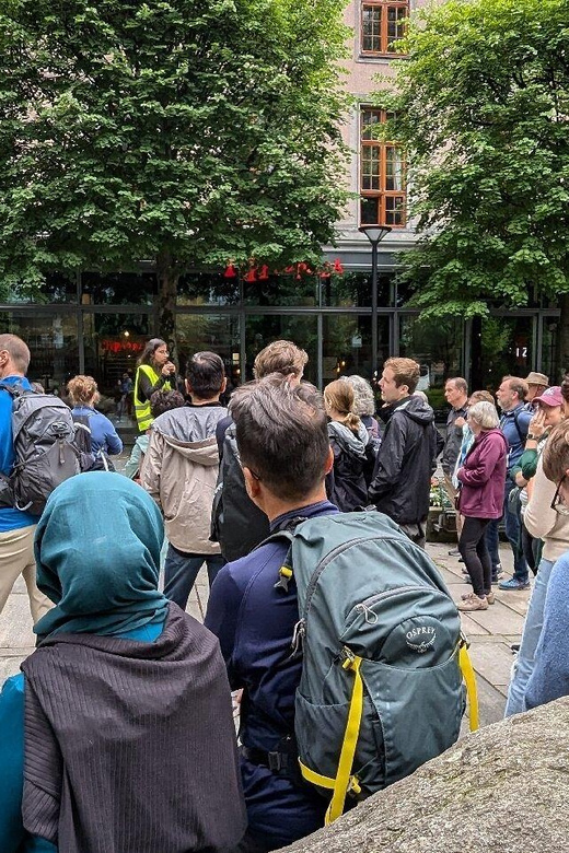 Bergen: Guided Walking Tour with Local Guide - How the guides shape the experience