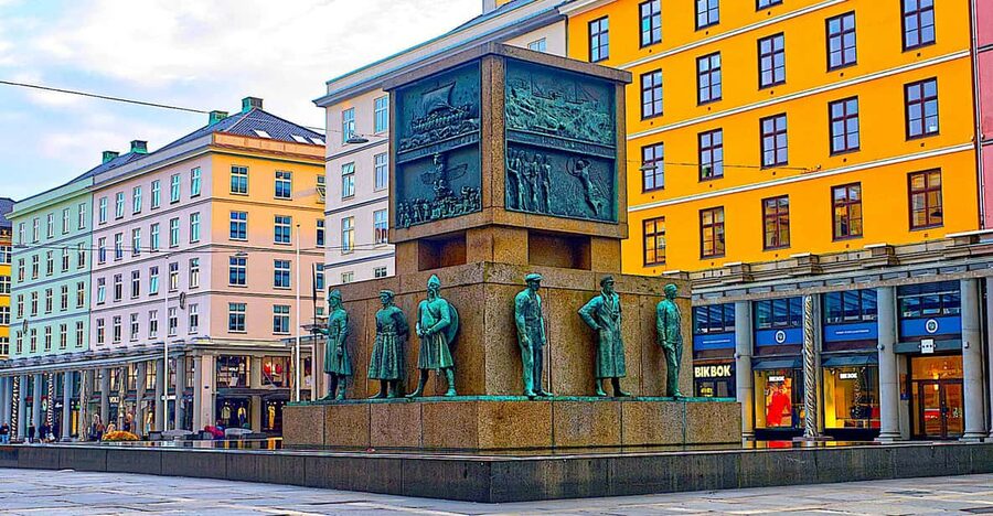 Bergen: Guided Walking Tour with Local Guide - The $15 price, tipping, and overall value