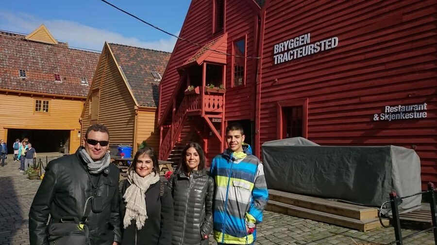 Bergen: Private Walking Tour with a Local - What the meeting points mean for your day