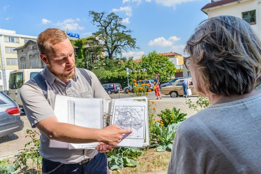 Berlin: 2.5-Hour Walking Tour through Kreuzberg 61 - Viktoriapark and the hill called Kreuzberg