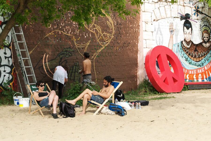 Berlin: Alternative Berlin Walking Tour - Four hours on foot, plus public transport
