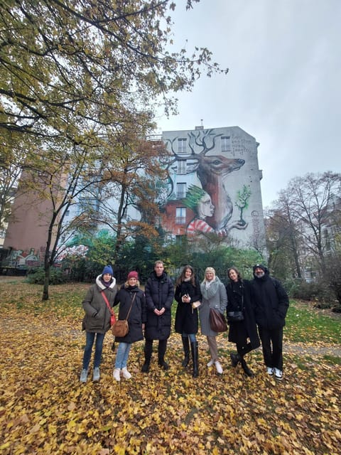 Berlin: Berlin Wall & East Side Gallery Walking Tour - What the guide adds
