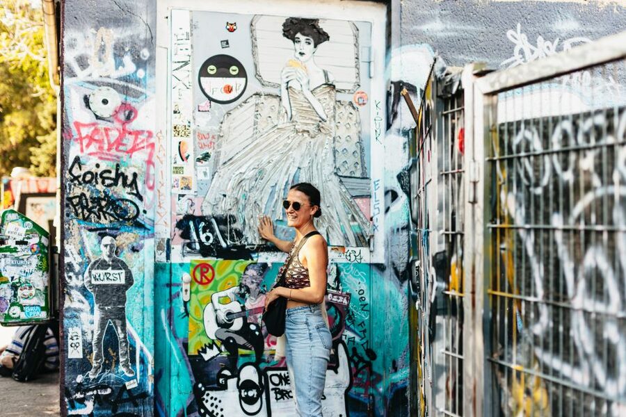 Berlin: City Street Art Guided Walking Tour - Kreuzberg: from famous walls to smaller works
