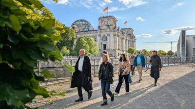 Berlin City walk Government District and Places of Democracy