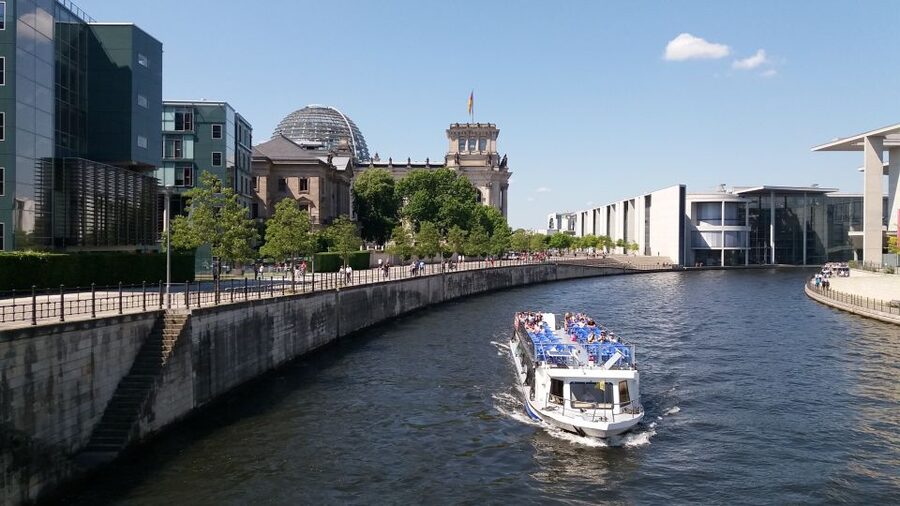 Berlin City walk Government District and Places of Democracy - Finishing outside the Reichstag