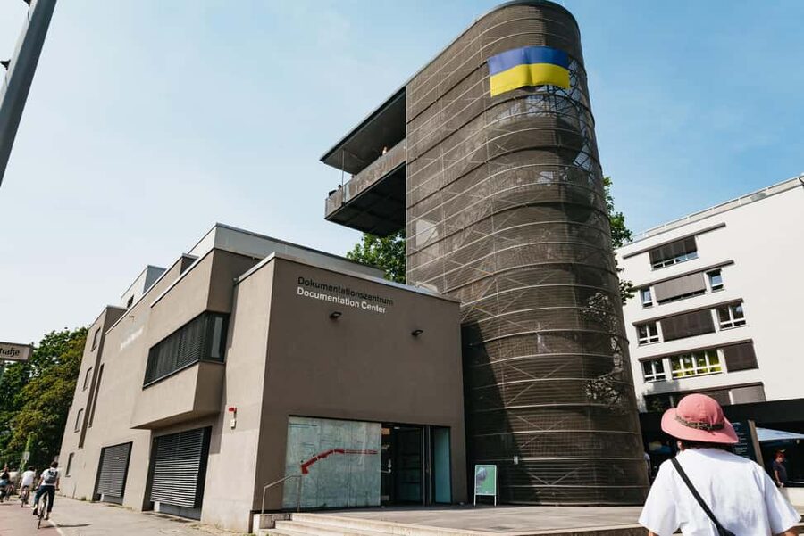 Berlin: Cold War Walking Tour on Berlin Wall Route - Ending in Prenzlauer Berg