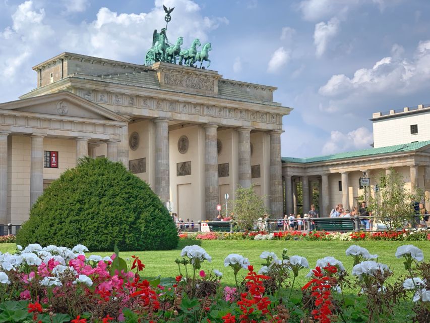 Berlin: Discover Berlin Walking Tour - Brandenburg Gate and the old power center