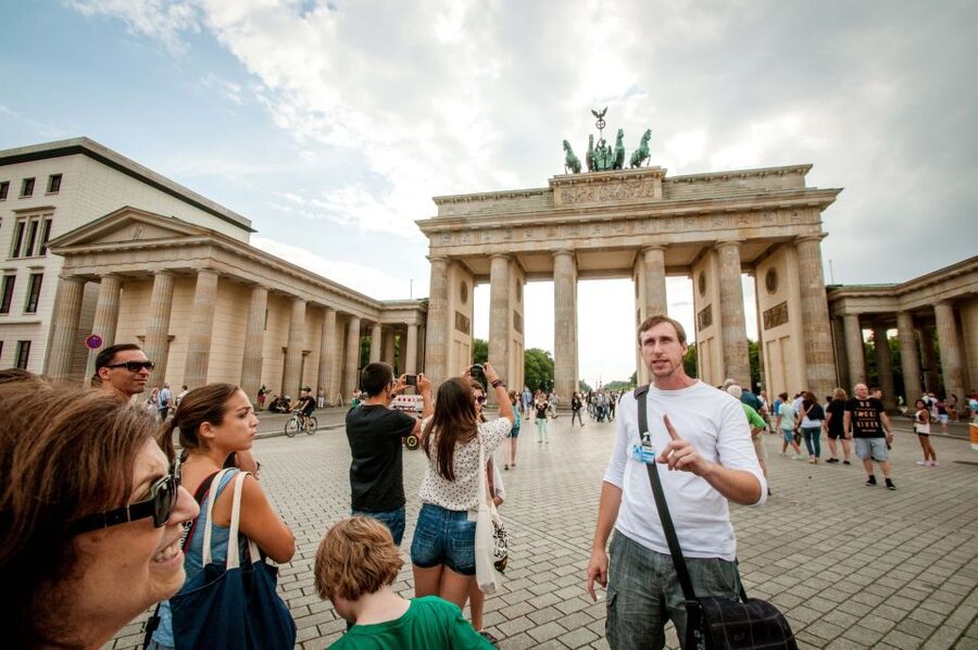 Berlin: Discover Berlin Walking Tour - Hitler’s bunker site and the final days of 1945