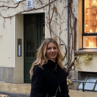 Berlin: Hidden Backyards Guided Walking Tour - Starting at Hackescher Markt