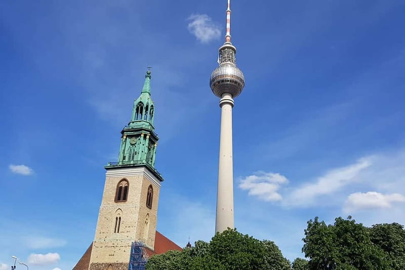 Berlin: Historic Center Walking Tour with a Real Berliner - Pace, weather, and access