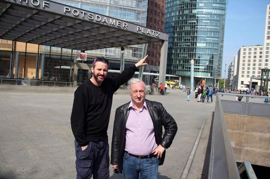 Berlin : Must-see attractions Walking Tour - Starting at Friedrichstraße 103 and meeting your guide