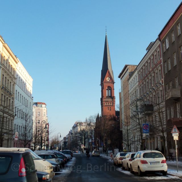 Berlin: Prenzlauer Berg District Guided Walking Tour - Mauerpark, from border zone to public meeting place