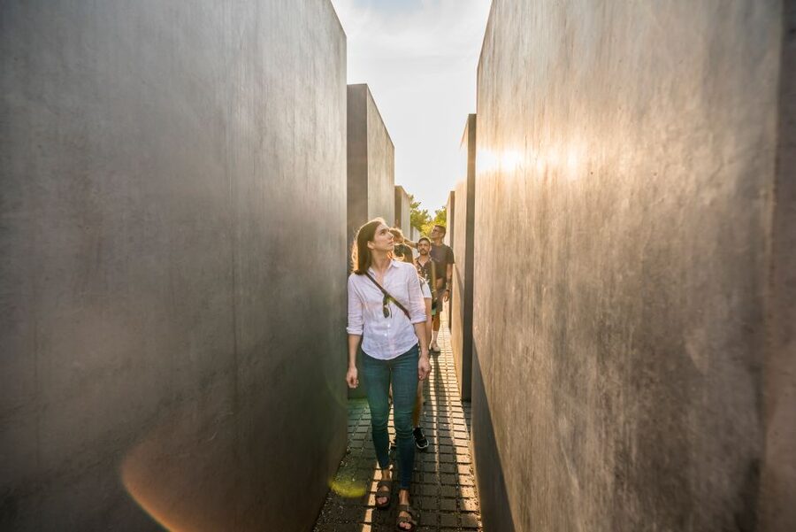 Berlin: Third Reich & Cold War Guided Walking Tour - Checkpoint Charlie and the final hours before reunification
