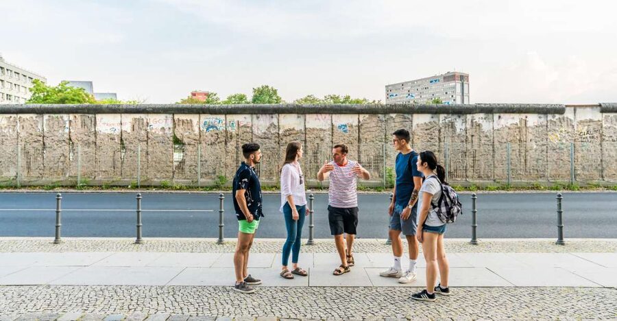 Berlin: Third Reich & Cold War Guided Walking Tour - Soviet tanks and the Battle of Berlin in Tiergarten
