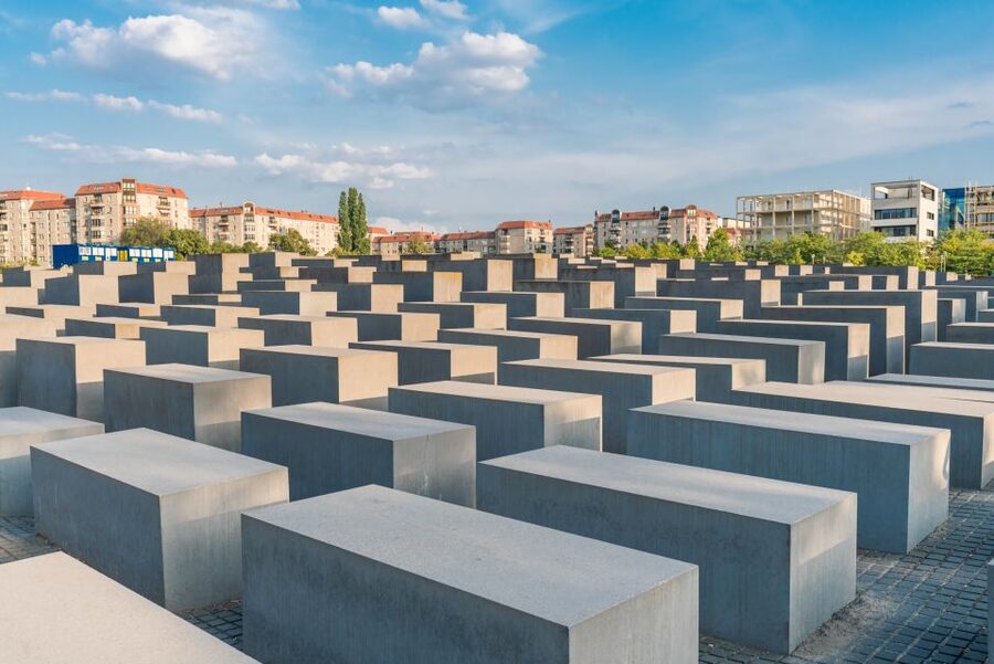 Berlin: Third Reich & Cold War Guided Walking Tour - Hitler’s bunker site, marked by absence