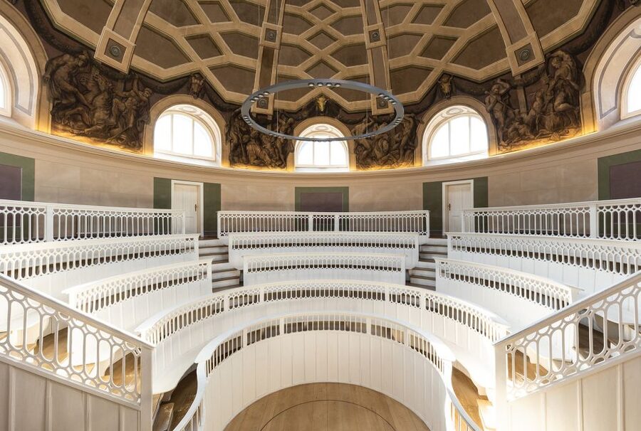 Berlin: walking tour about Charité - Starting at Charitéplatz and the Bed House