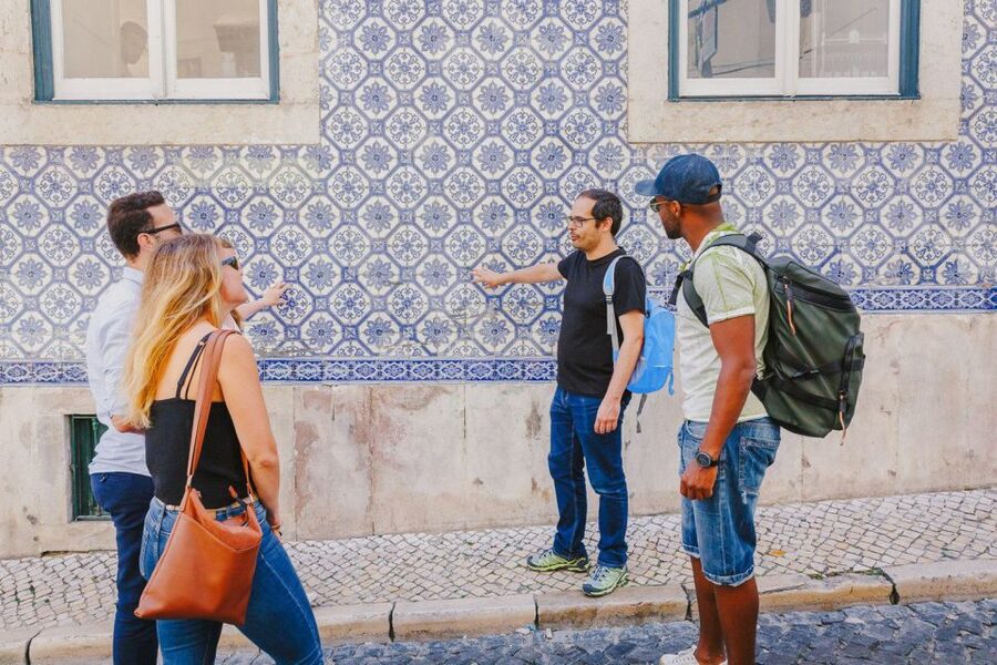 Best of Lisbon Walking Tour: Rossio, Chiado & Alfama - Ending at Praça do Comércio