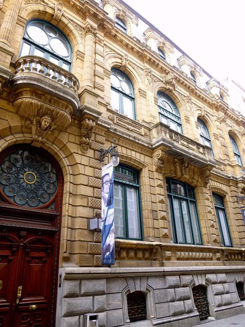 Bilbao old town walking tour - Mercado de la Ribera, where food becomes practical